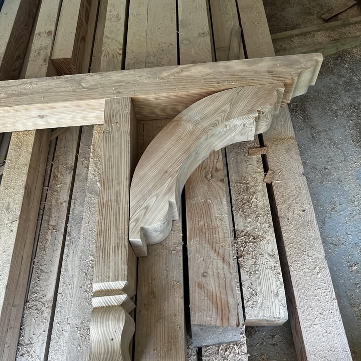 Wood Work Group Kft . - Tetőfedő szakember Bp 18.ker , Ács mester Bp 18.ker logó